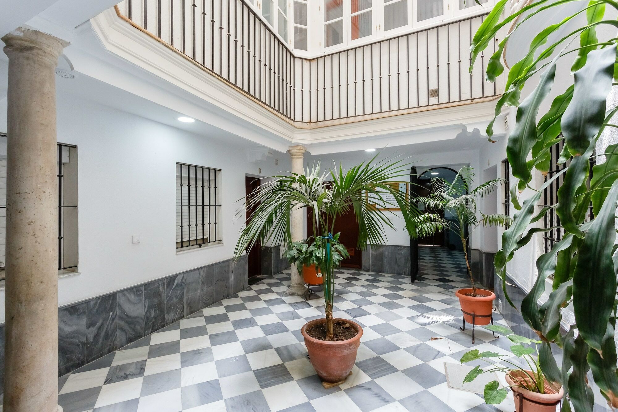 Casa Comandante Filipinas Apartment Кадис Екстериор снимка